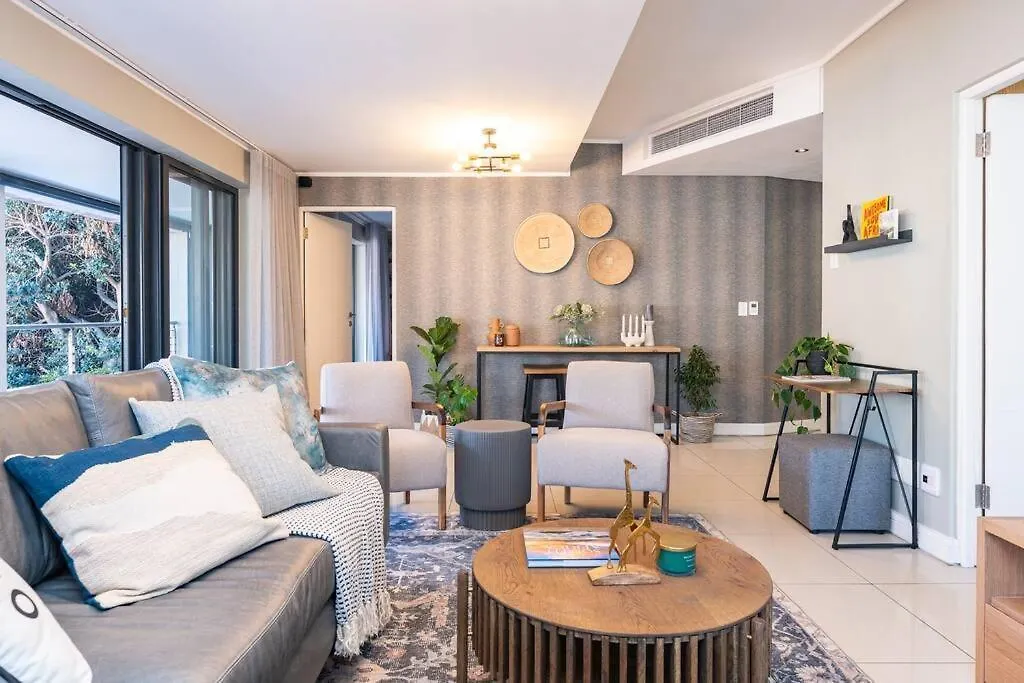 Modern Oasis In Cape Town Apartment