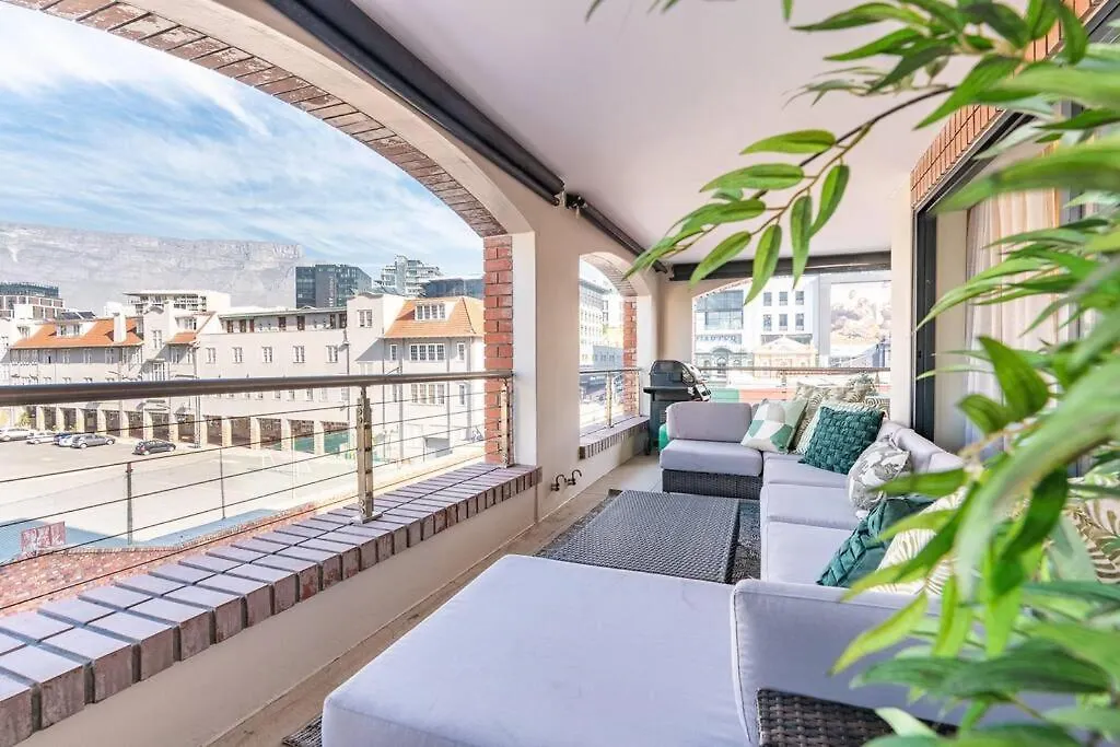 Modern Oasis In Cape Town Apartment